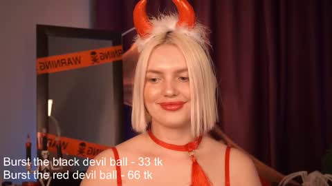  Amelia  online show from 10-30-25, 06:04