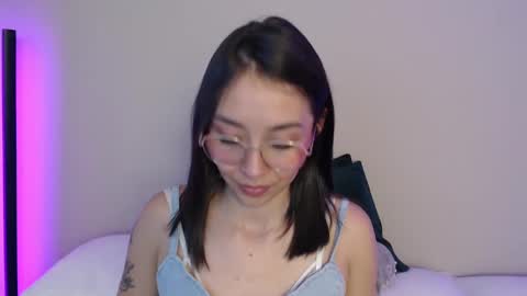 Amelie online show from 02-08-25, 07:04