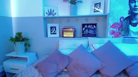 Amelie online show from 02-27-25, 02:21