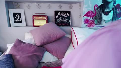 Amelie online show from 02-27-25, 08:42