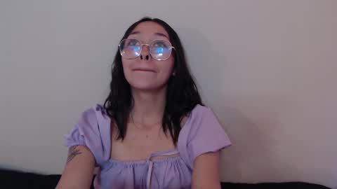 Amelie online show from 03-04-25, 08:38