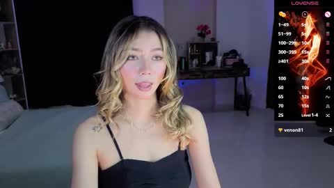 Snapshot of amelieaxie chatting on 09-25-25, 03:21 Isabella online show from 09-25-25, 03:21