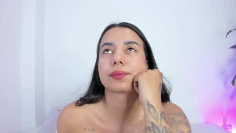 Amelie  online show from 11-26-25, 11:28