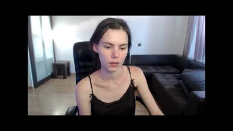 Amelie online show from 09-08-25, 02:38