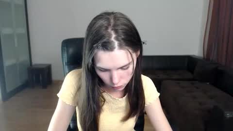 Amelie online show from 09-22-25, 04:09