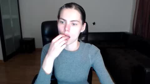 Amelie online show from 09-25-25, 05:27