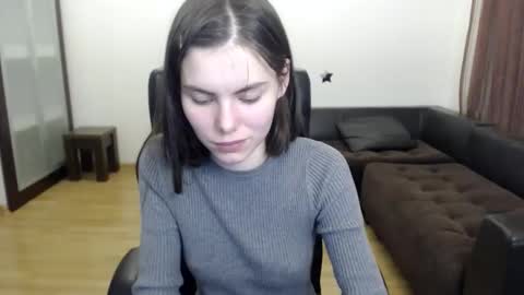 Amelie online show from 10-29-25, 04:42