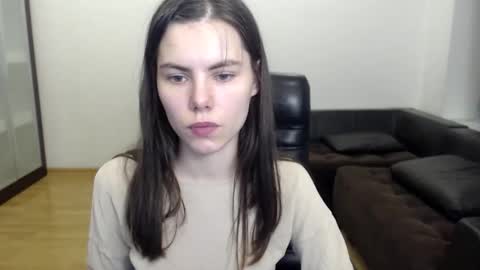 Amelie online show from 11-17-25, 06:03