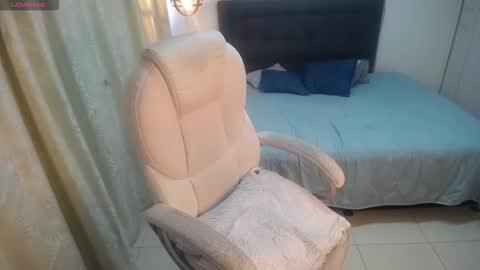 Snapshot of amelierose1 chatting on 10-27-25, 02:21 Amelie online show from 10-27-25, 02:21