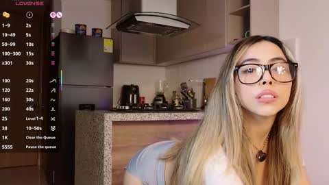 Victoria online show from 10-12-25, 09:47