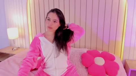 Snapshot of ameliiaa_smith chatting on 11-18-25, 11:37 Amelia online show from 11-18-25, 11:37