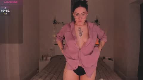 Snapshot of ameliya_sun chatting on 02-24-25, 12:37 Aylin online show from 02-24-25, 12:37