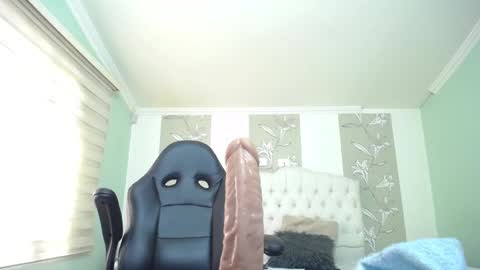 Amell Thomson online show from 12-11-24, 02:11