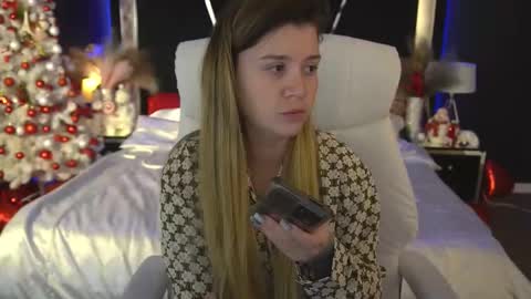 amellymillyy online show from 12-21-25, 07:15