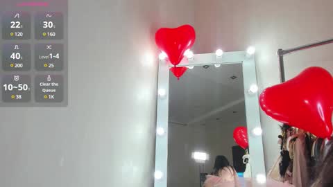 Snapshot of amely_lil chatting on 02-14-25, 01:13 Amely online show from 02-14-25, 01:13
