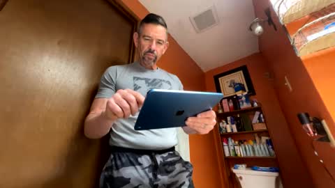 Snapshot of american_ron chatting on 02-15-26, 09:00 american_ron online show from 02-15-26, 09:00