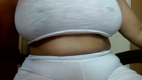 Snapshot of ames9001 chatting on 10-09-25, 01:53 Mari online show from 10-09-25, 01:53