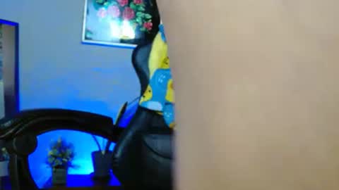 Snapshot of ames9001 chatting on 10-16-25, 12:17 Mari online show from 10-16-25, 12:17