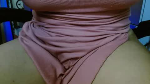 Snapshot of ames9001 chatting on 10-22-25, 12:16 Mari online show from 10-22-25, 12:16