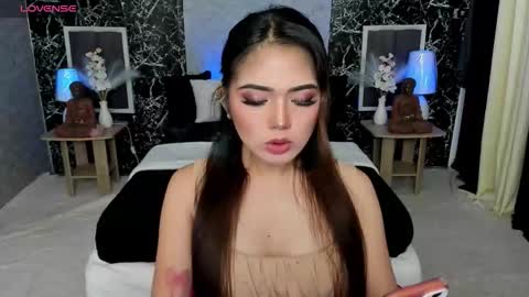 Snapshot of amethyst_claire chatting on 10-02-25, 07:04 Claire online show from 10-02-25, 07:04