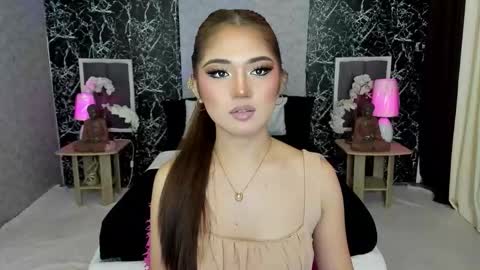 Snapshot of amethyst_claire chatting on 10-28-25, 03:43 Claire online show from 10-28-25, 03:43