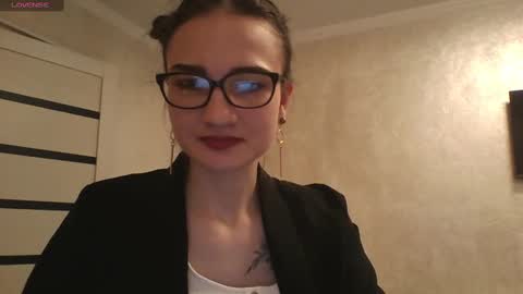 Julia  online show from 03-06-25, 10:30