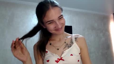 Julia  online show from 12-04-25, 08:45