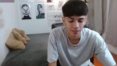 Snapshot of amethystshadow chatting on 10-30-25, 04:41 amethystshadow online show from 10-30-25, 04:41