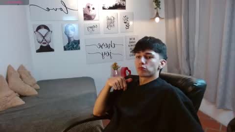 Snapshot of amethystshadow chatting on 11-01-25, 07:27 amethystshadow online show from 11-01-25, 07:27