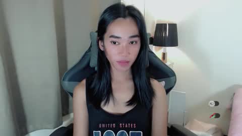 Snapshot of ami_lewis chatting on 10-17-25, 01:31 JOANNA online show from 10-17-25, 01:31