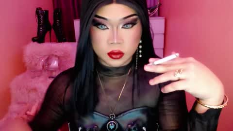 Queen Mireska online show from 10-12-25, 02:05