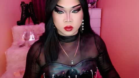 Queen Mireska online show from 10-19-25, 02:40