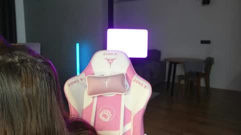 A online show from 10-20-25, 08:15