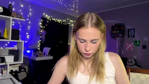 Amily online show from 04-09-26, 06:13