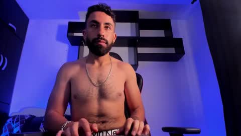 Snapshot of amir_salah chatting on 03-11-25, 02:18 Amir online show from 03-11-25, 02:18