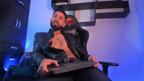 Snapshot of amir_salah chatting on 03-12-25, 05:07 Amir online show from 03-12-25, 05:07