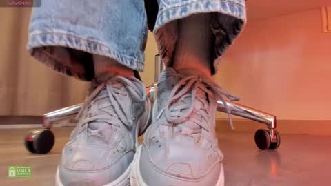 Snapshot of ammeliaa_ chatting on 10-15-25, 04:23 Amelia online show from 10-15-25, 04:23