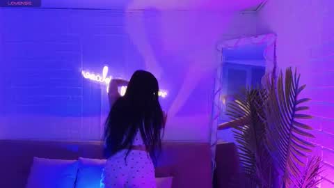 Snapshot of ammy_tay chatting on 11-07-25, 03:50 ammy_tay online show from 11-07-25, 03:50