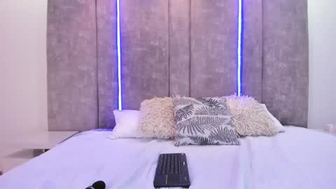 Snapshot of ammyjoness_ chatting on 12-09-24, 10:30 Ammy Jones online show from 12-09-24, 10:30