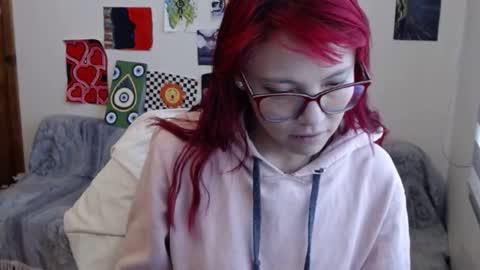 yisel online show from 09-19-25, 06:08