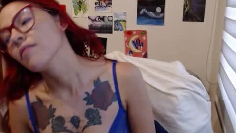 yisel online show from 10-06-25, 09:23