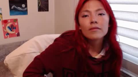 yisel online show from 10-12-25, 08:30