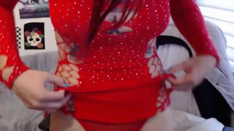 yisel online show from 10-15-25, 04:40