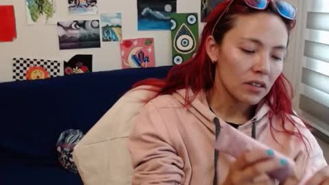 yisel online show from 10-20-25, 05:46