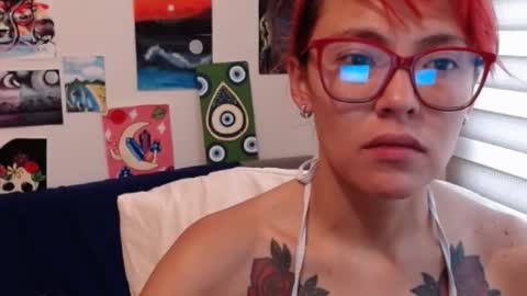 yisel online show from 10-31-25, 05:03