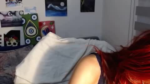 yisel online show from 11-06-25, 04:02