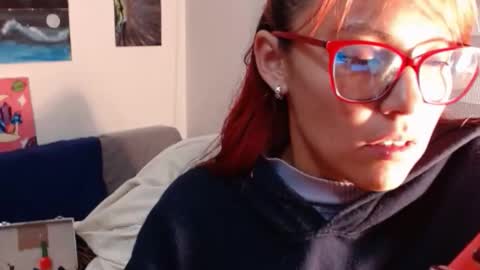 yisel online show from 11-21-25, 01:37