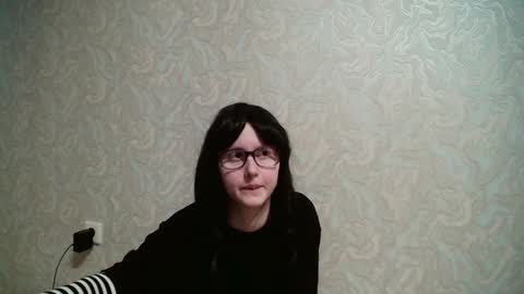 Amomira online show from 12-20-24, 10:38