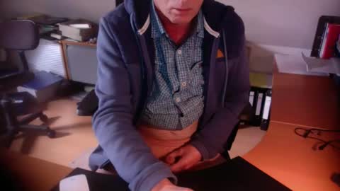 Amor2200 online show from 10-13-25, 08:58