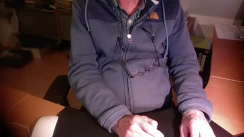 Amor2200 online show from 10-26-25, 07:20